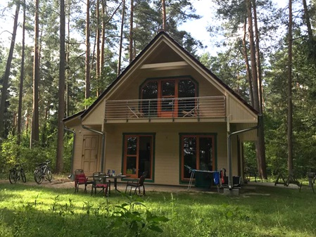 Blockhaus mit Balkon und Terrasse