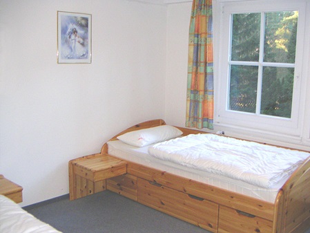 Ferienhaus Schlafzimmer mit Einzelbetten